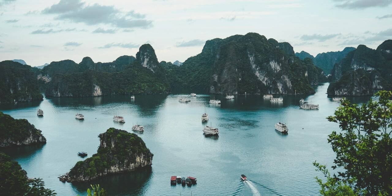 5 Amazing Tourist Attractions in Vietnam!