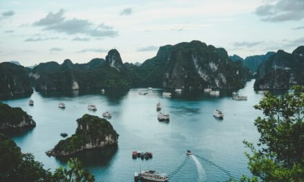 5 Amazing Tourist Attractions in Vietnam!