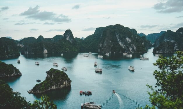 5 Amazing Tourist Attractions in Vietnam!