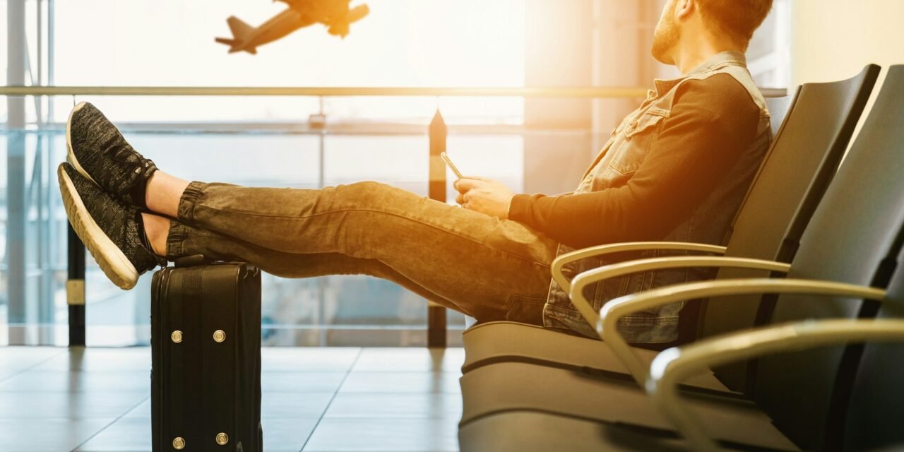 10 Hidden Fees & Pitfalls to Watch Out for When Booking Holiday Flights