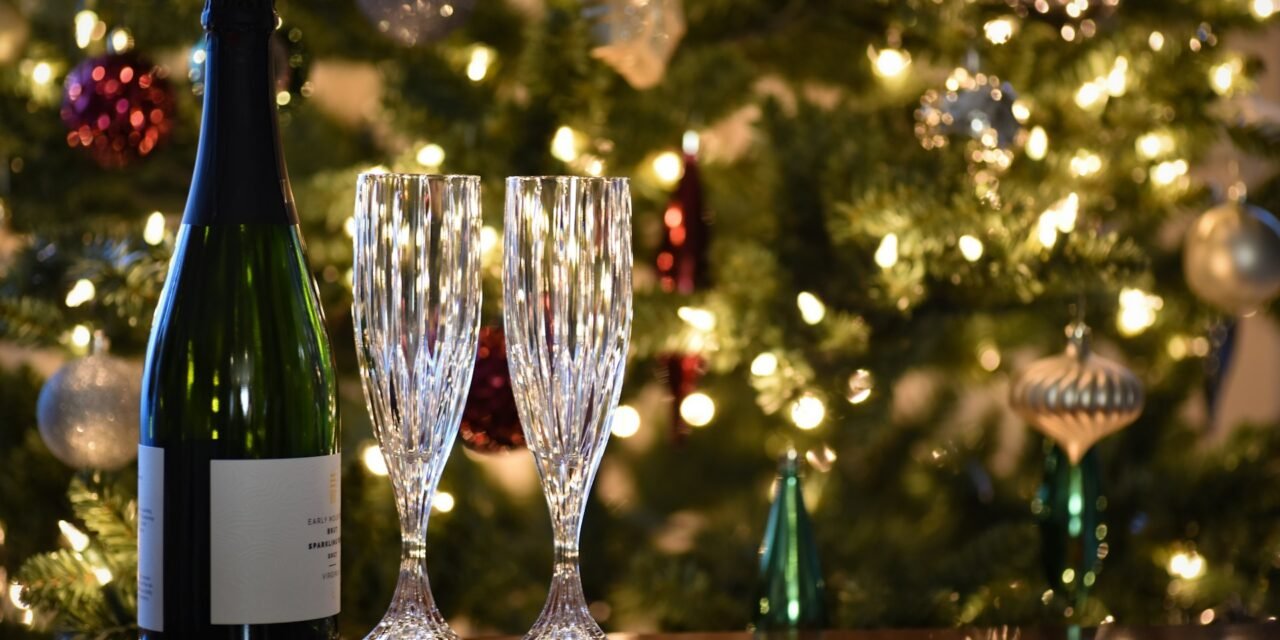 How to Host a French Christmas