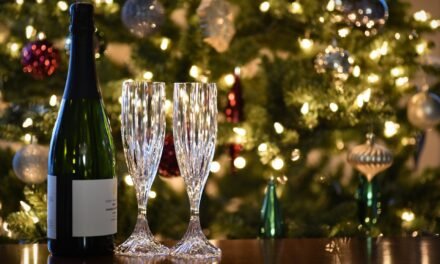 How to Host a French Christmas