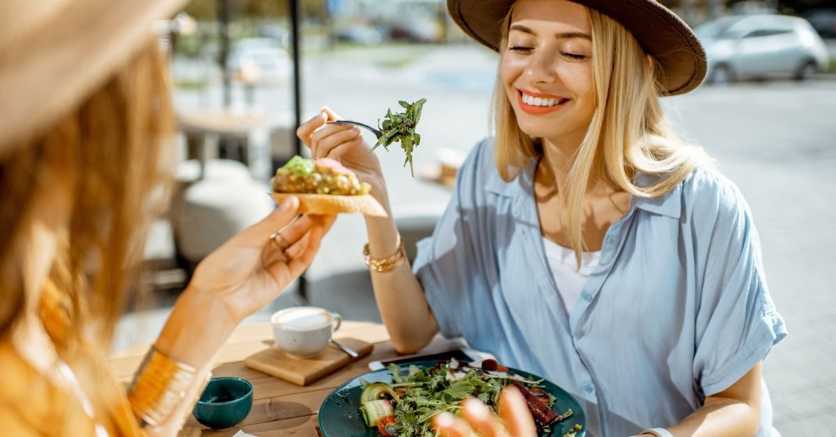 How To Dress for a Food-Filled Travel Day
