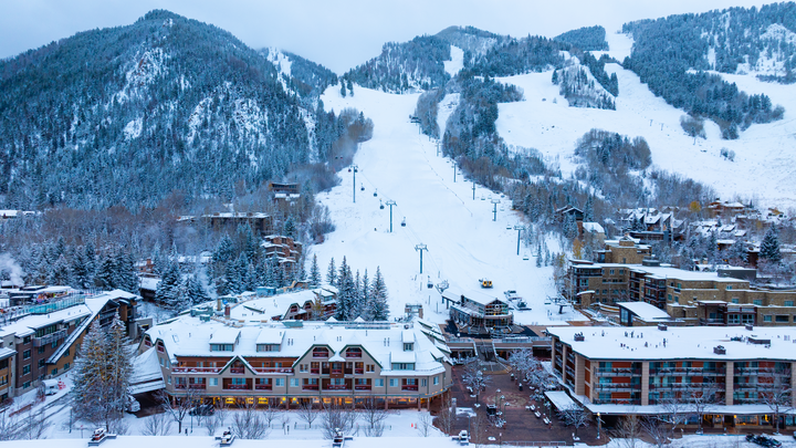 Little Nell Photo by Jeremy Swanson
